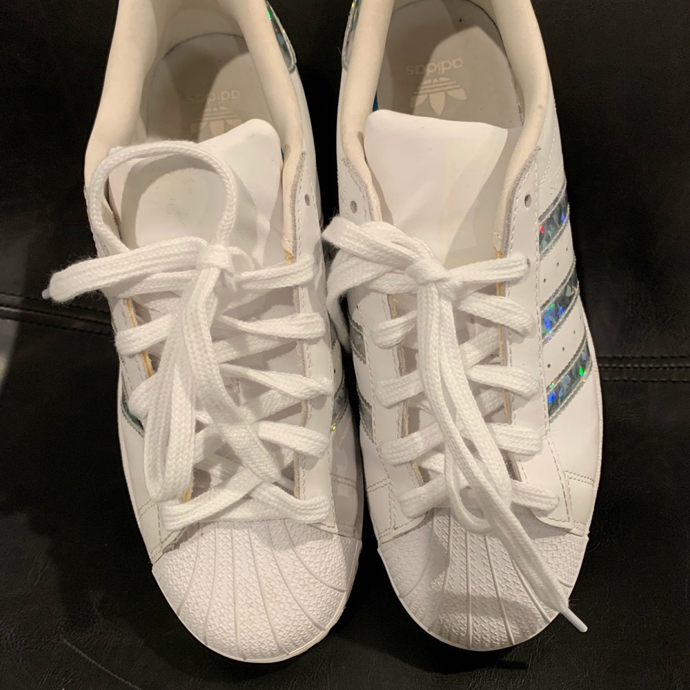 Adidas superstar tennis shoes size 6 1/2 women’s in great condition